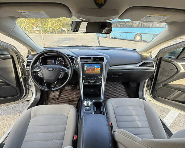 Серый Форд Фьюжн, объемом двигателя 2.5 л и пробегом 179 тыс. км за 10500 $, фото 13 на Automoto.ua