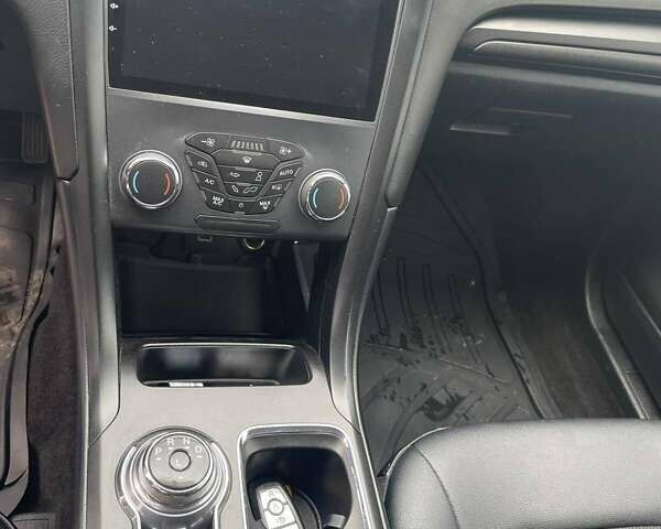 Сірий Форд Фьюжен, об'ємом двигуна 2 л та пробігом 116 тис. км за 14500 $, фото 7 на Automoto.ua