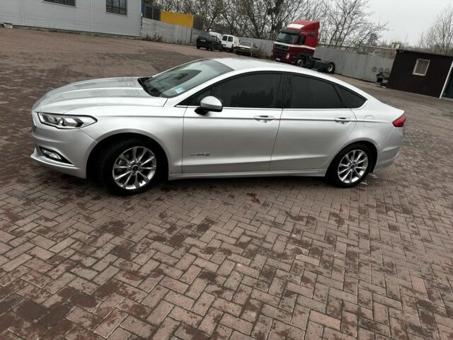 Сірий Форд Фьюжен, об'ємом двигуна 2 л та пробігом 184 тис. км за 13500 $, фото 5 на Automoto.ua