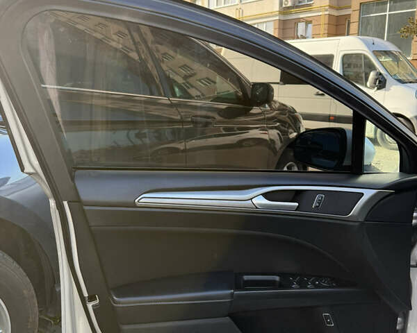 Форд Фьюжн 2017 в Киеве на Automoto.ua Серый Форд Фьюжн, объемом двигателя 2 л и пробегом 211 тыс. км за 13400 $, фото 10 на Automoto.ua