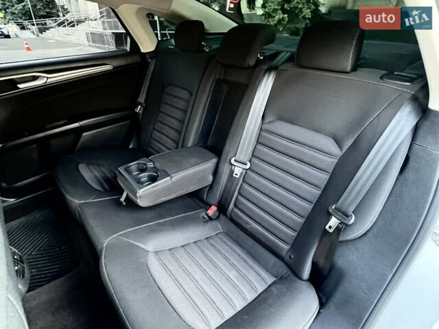 Сірий Форд Фьюжен, об'ємом двигуна 2 л та пробігом 173 тис. км за 16500 $, фото 30 на Automoto.ua