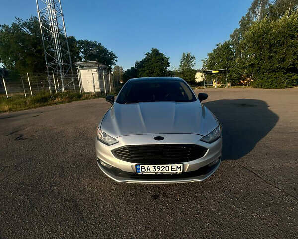 Серый Форд Фьюжн, объемом двигателя 2 л и пробегом 118 тыс. км за 11500 $, фото 6 на Automoto.ua