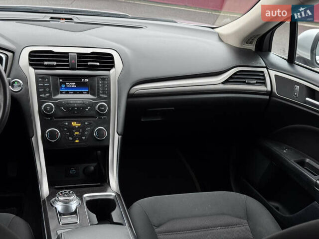 Серый Форд Фьюжн, объемом двигателя 2 л и пробегом 195 тыс. км за 12300 $, фото 21 на Automoto.ua
