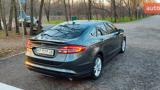 Серый Форд Фьюжн, объемом двигателя 2 л и пробегом 316 тыс. км за 12800 $, фото 3 на Automoto.ua