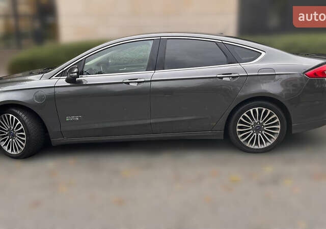 Сірий Форд Фьюжен, об'ємом двигуна 2 л та пробігом 112 тис. км за 17000 $, фото 3 на Automoto.ua