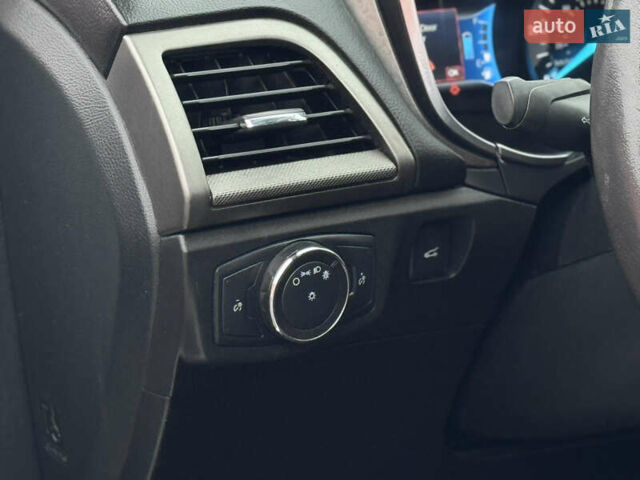 Серый Форд Фьюжн, объемом двигателя 2 л и пробегом 195 тыс. км за 12300 $, фото 27 на Automoto.ua