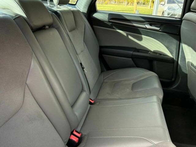 Форд Фьюжн 2017 в Кривом Роге на Automoto.ua Серый Форд Фьюжн, объемом двигателя 2.7 л и пробегом 95 тыс. км за 13500 $, фото 19 на Automoto.ua