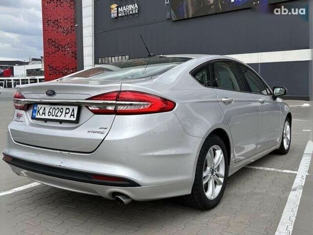 Сірий Форд Фьюжен, об'ємом двигуна 2 л та пробігом 207 тис. км за 13000 $, фото 4 на Automoto.ua