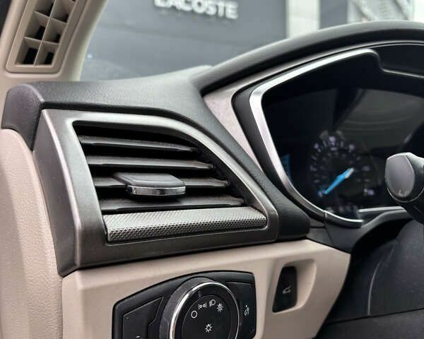 Сірий Форд Фьюжен, об'ємом двигуна 2 л та пробігом 207 тис. км за 13000 $, фото 11 на Automoto.ua