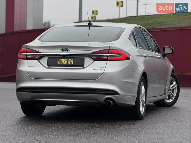 Серый Форд Фьюжн, объемом двигателя 2 л и пробегом 195 тыс. км за 12300 $, фото 14 на Automoto.ua