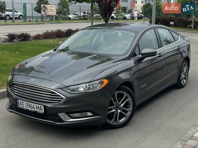Форд Фьюжн 2017 в Днепре (Днепропетровске) на Automoto.ua Серый Форд Фьюжн, объемом двигателя 2 л и пробегом 146 тыс. км за 12999 $, фото 2 на Automoto.ua