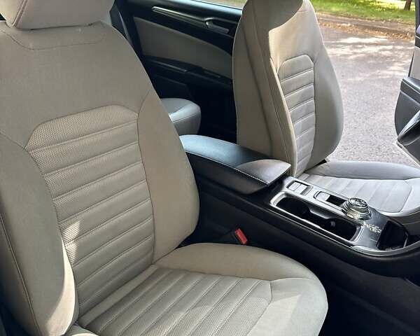 Форд Фьюжн 2017 в Львове на Automoto.ua Серый Форд Фьюжн, объемом двигателя 2.5 л и пробегом 155 тыс. км за 11500 $, фото 15 на Automoto.ua