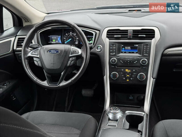 Серый Форд Фьюжн, объемом двигателя 2 л и пробегом 195 тыс. км за 12300 $, фото 19 на Automoto.ua