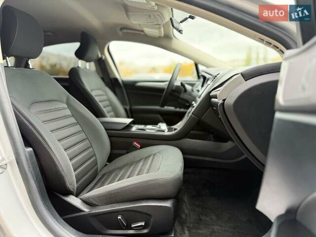 Форд Фьюжн 2017 в Киеве на Automoto.ua Серый Форд Фьюжн, объемом двигателя 2 л и пробегом 159 тыс. км за 12999 $, фото 18 на Automoto.ua