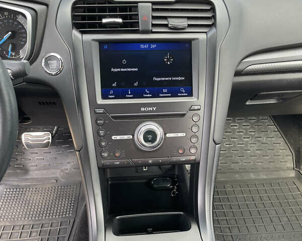 Серый Форд Фьюжн, объемом двигателя 2.69 л и пробегом 20 тыс. км за 20999 $, фото 6 на Automoto.ua