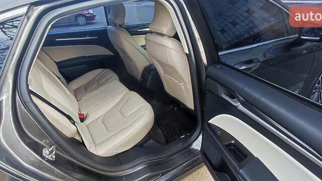 Сірий Форд Фьюжен, об'ємом двигуна 2 л та пробігом 230 тис. км за 14900 $, фото 4 на Automoto.ua