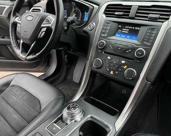 Серый Форд Фьюжн, объемом двигателя 2 л и пробегом 250 тыс. км за 10300 $, фото 15 на Automoto.ua