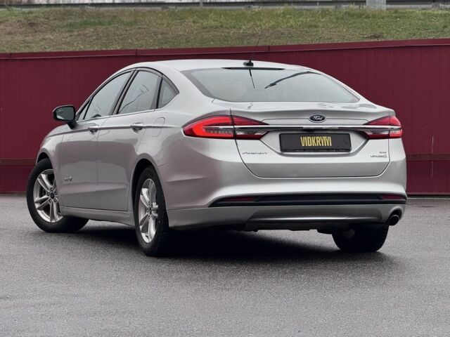 Серый Форд Фьюжн, объемом двигателя 2 л и пробегом 195 тыс. км за 12300 $, фото 6 на Automoto.ua