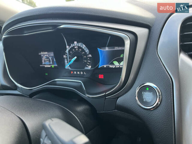 Сірий Форд Фьюжен, об'ємом двигуна 2 л та пробігом 123 тис. км за 14500 $, фото 25 на Automoto.ua