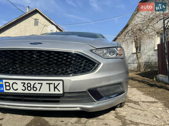 Серый Форд Фьюжн, объемом двигателя 2 л и пробегом 208 тыс. км за 13200 $, фото 2 на Automoto.ua