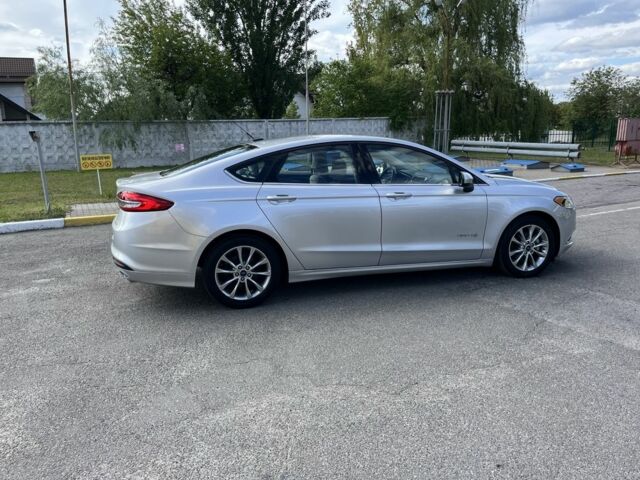 Серый Форд Фьюжн, объемом двигателя 2 л и пробегом 122 тыс. км за 14500 $, фото 4 на Automoto.ua