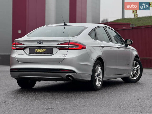 Серый Форд Фьюжн, объемом двигателя 2 л и пробегом 195 тыс. км за 12300 $, фото 15 на Automoto.ua
