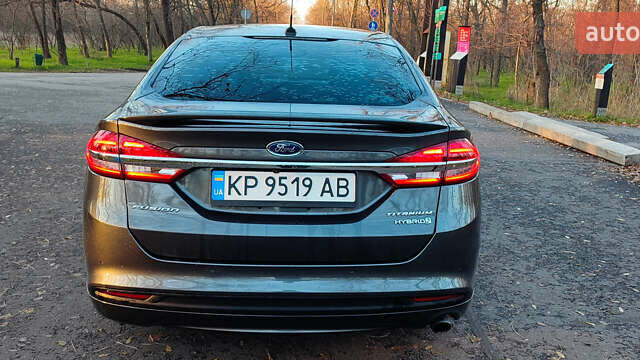 Серый Форд Фьюжн, объемом двигателя 2 л и пробегом 316 тыс. км за 12800 $, фото 4 на Automoto.ua
