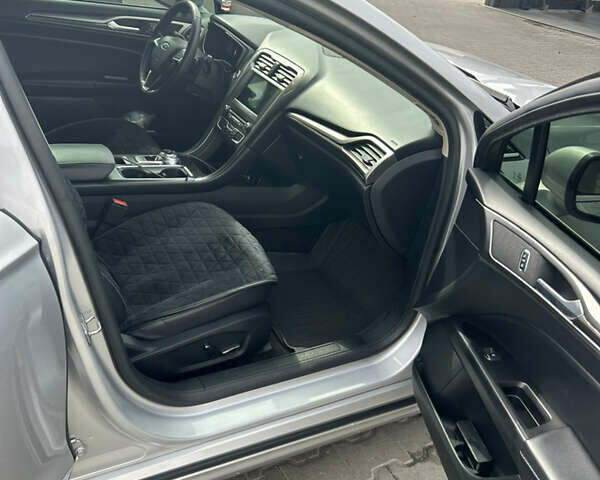 Серый Форд Фьюжн, объемом двигателя 2 л и пробегом 88 тыс. км за 14900 $, фото 7 на Automoto.ua