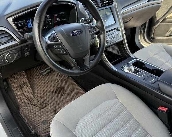 Серый Форд Фьюжн, объемом двигателя 2.5 л и пробегом 179 тыс. км за 10500 $, фото 12 на Automoto.ua