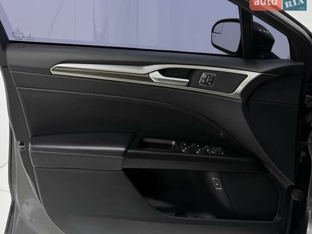 Форд Фьюжн 2017 в Одессе на Automoto.ua Серый Форд Фьюжн, объемом двигателя 2 л и пробегом 78 тыс. км за 15800 $, фото 30 на Automoto.ua