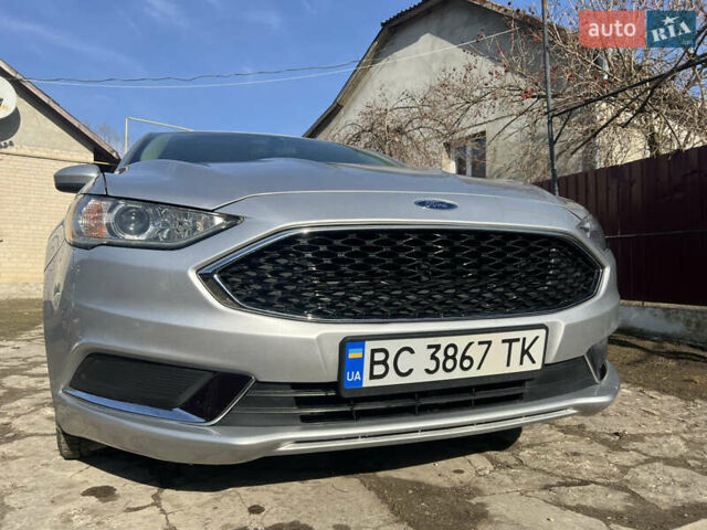 Серый Форд Фьюжн, объемом двигателя 2 л и пробегом 208 тыс. км за 13200 $, фото 3 на Automoto.ua