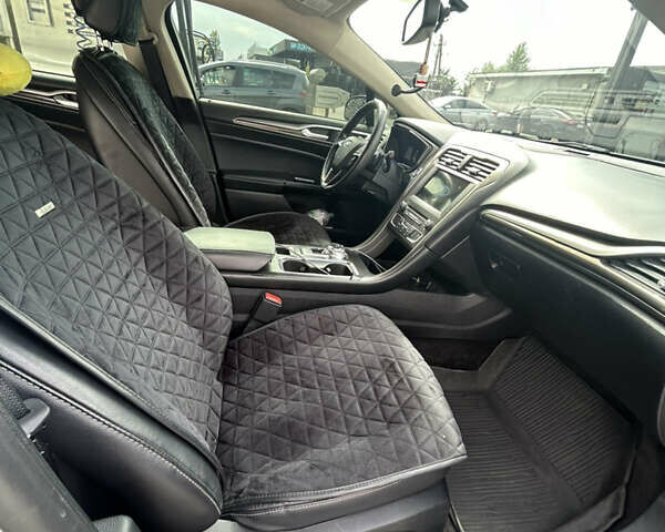 Серый Форд Фьюжн, объемом двигателя 2 л и пробегом 88 тыс. км за 14900 $, фото 3 на Automoto.ua