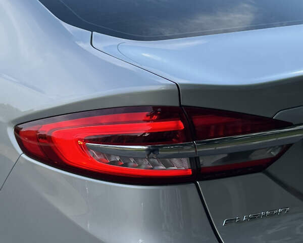 Сірий Форд Фьюжен, об'ємом двигуна 2 л та пробігом 173 тис. км за 16500 $, фото 19 на Automoto.ua