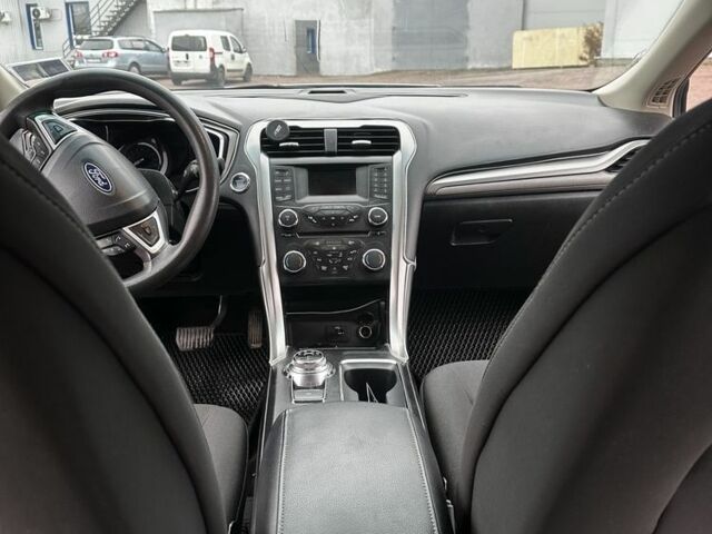 Сірий Форд Фьюжен, об'ємом двигуна 2 л та пробігом 184 тис. км за 13500 $, фото 12 на Automoto.ua