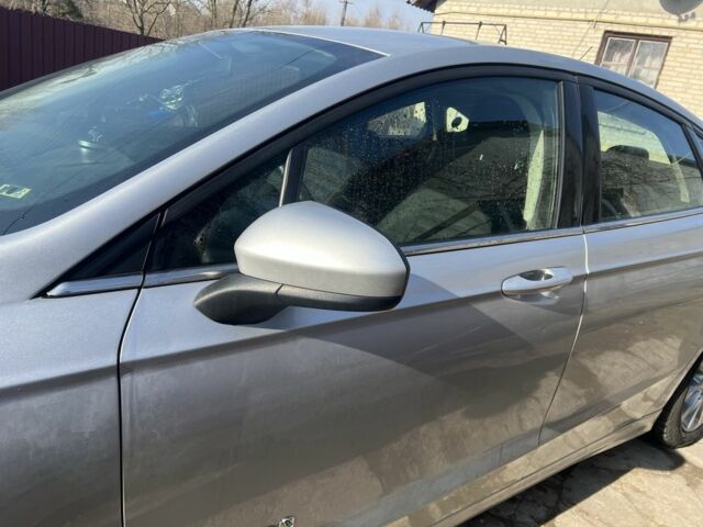 Серый Форд Фьюжн, объемом двигателя 2 л и пробегом 207 тыс. км за 13000 $, фото 5 на Automoto.ua