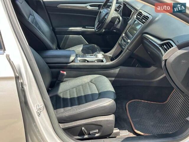Серый Форд Фьюжн, объемом двигателя 2 л и пробегом 114 тыс. км за 15290 $, фото 23 на Automoto.ua