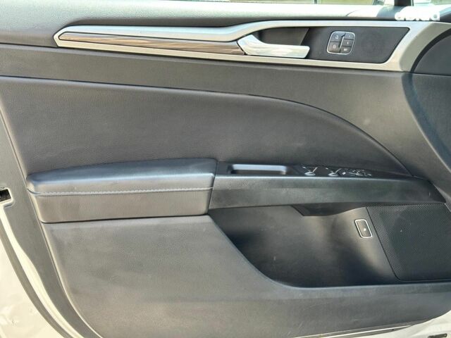 Форд Фьюжн 2017 в Одессе на Automoto.ua Серый Форд Фьюжн, объемом двигателя 2 л и пробегом 114 тыс. км за 15990 $, фото 13 на Automoto.ua