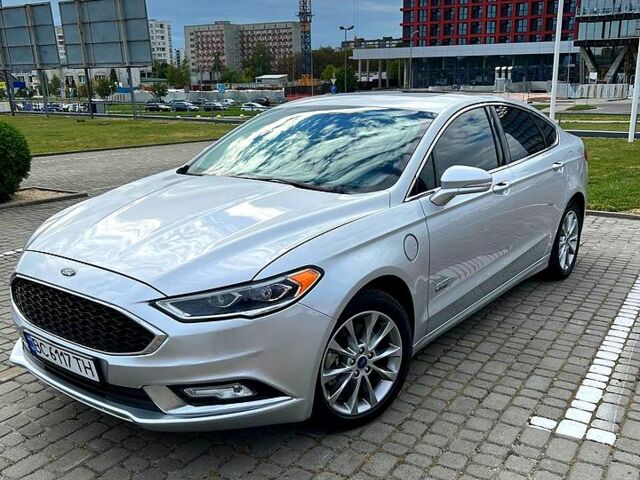 Форд Фьюжн 2017 в Львове на Automoto.ua Серый Форд Фьюжн, объемом двигателя 2 л и пробегом 107 тыс. км за 16700 $, фото 1 на Automoto.ua