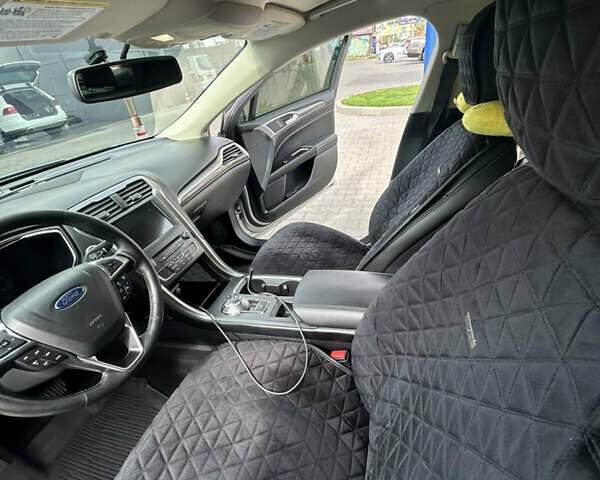 Серый Форд Фьюжн, объемом двигателя 2 л и пробегом 88 тыс. км за 14900 $, фото 5 на Automoto.ua