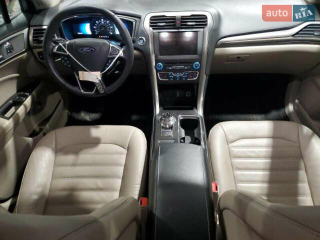 Серый Форд Фьюжн, объемом двигателя 2 л и пробегом 125 тыс. км за 15398 $, фото 2 на Automoto.ua