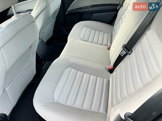 Сірий Форд Фьюжен, об'ємом двигуна 2 л та пробігом 123 тис. км за 14000 $, фото 37 на Automoto.ua