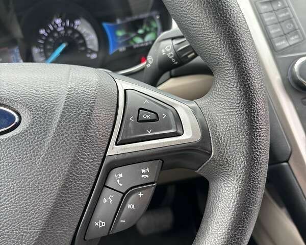 Сірий Форд Фьюжен, об'ємом двигуна 2 л та пробігом 207 тис. км за 13000 $, фото 17 на Automoto.ua