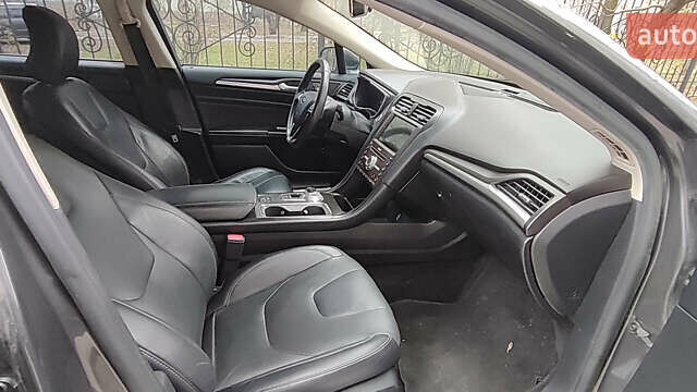 Серый Форд Фьюжн, объемом двигателя 2 л и пробегом 316 тыс. км за 12800 $, фото 9 на Automoto.ua