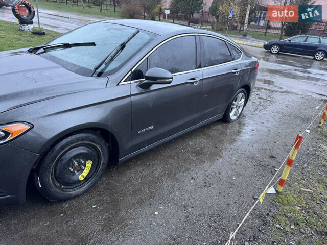 Серый Форд Фьюжн, объемом двигателя 2 л и пробегом 125 тыс. км за 15398 $, фото 4 на Automoto.ua