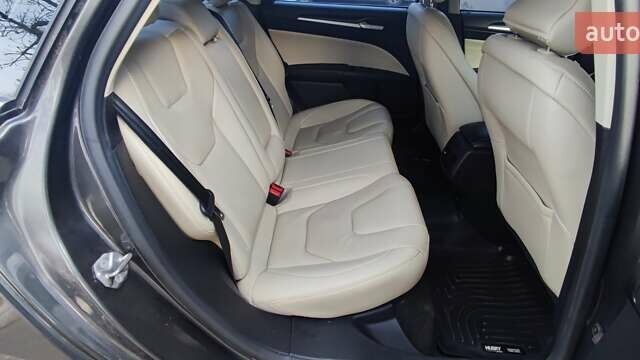 Сірий Форд Фьюжен, об'ємом двигуна 2 л та пробігом 230 тис. км за 14900 $, фото 5 на Automoto.ua