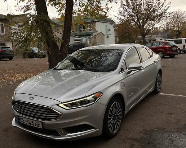 Серый Форд Фьюжн, объемом двигателя 2 л и пробегом 186 тыс. км за 12100 $, фото 1 на Automoto.ua