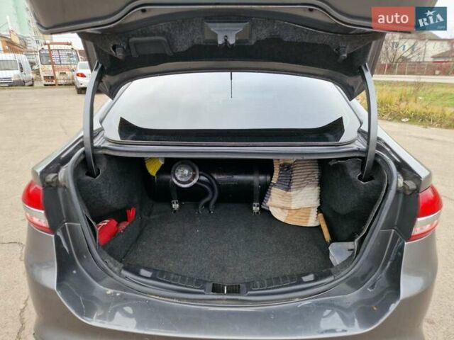 Сірий Форд Фьюжен, об'ємом двигуна 2.49 л та пробігом 110 тис. км за 12500 $, фото 14 на Automoto.ua