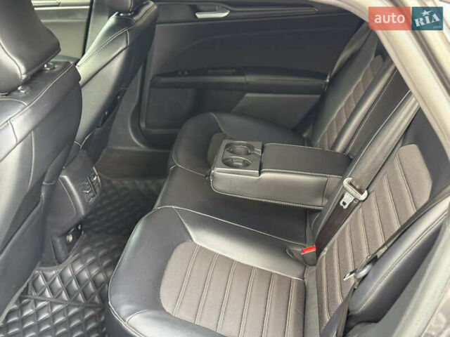 Серый Форд Фьюжн, объемом двигателя 2 л и пробегом 180 тыс. км за 14650 $, фото 30 на Automoto.ua