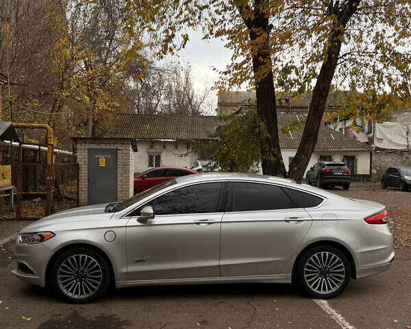 Серый Форд Фьюжн, объемом двигателя 2 л и пробегом 186 тыс. км за 12100 $, фото 3 на Automoto.ua