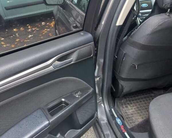 Сірий Форд Фьюжен, об'ємом двигуна 2.5 л та пробігом 108 тис. км за 11500 $, фото 8 на Automoto.ua